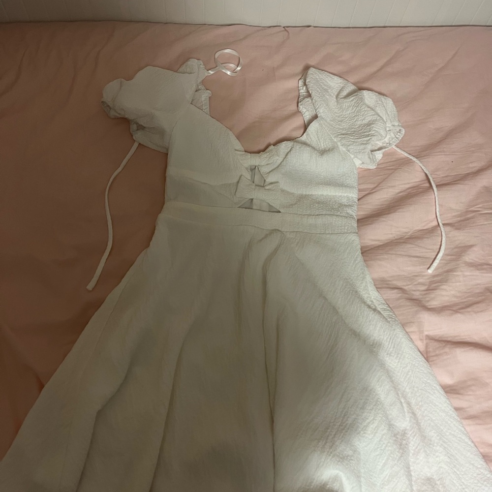 White Puff Sleeve Sweetheart Mini Sundress